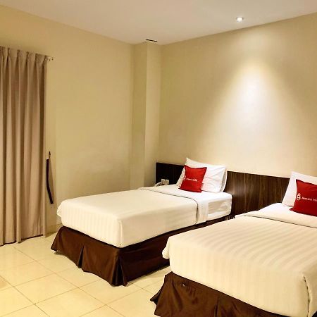 Ameera Hotel Pekanbaru Exterior photo
