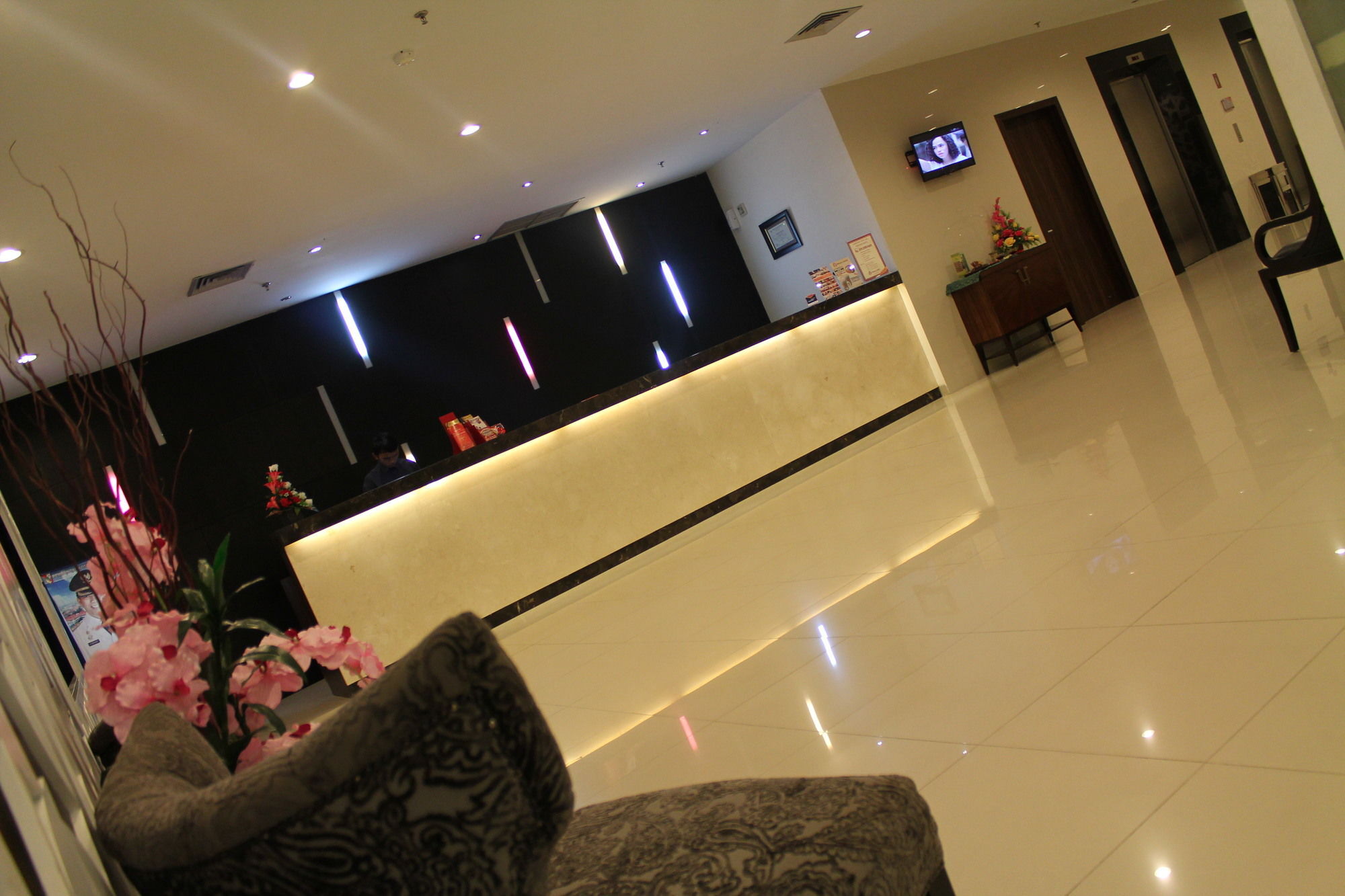 Ameera Hotel Pekanbaru Exterior photo